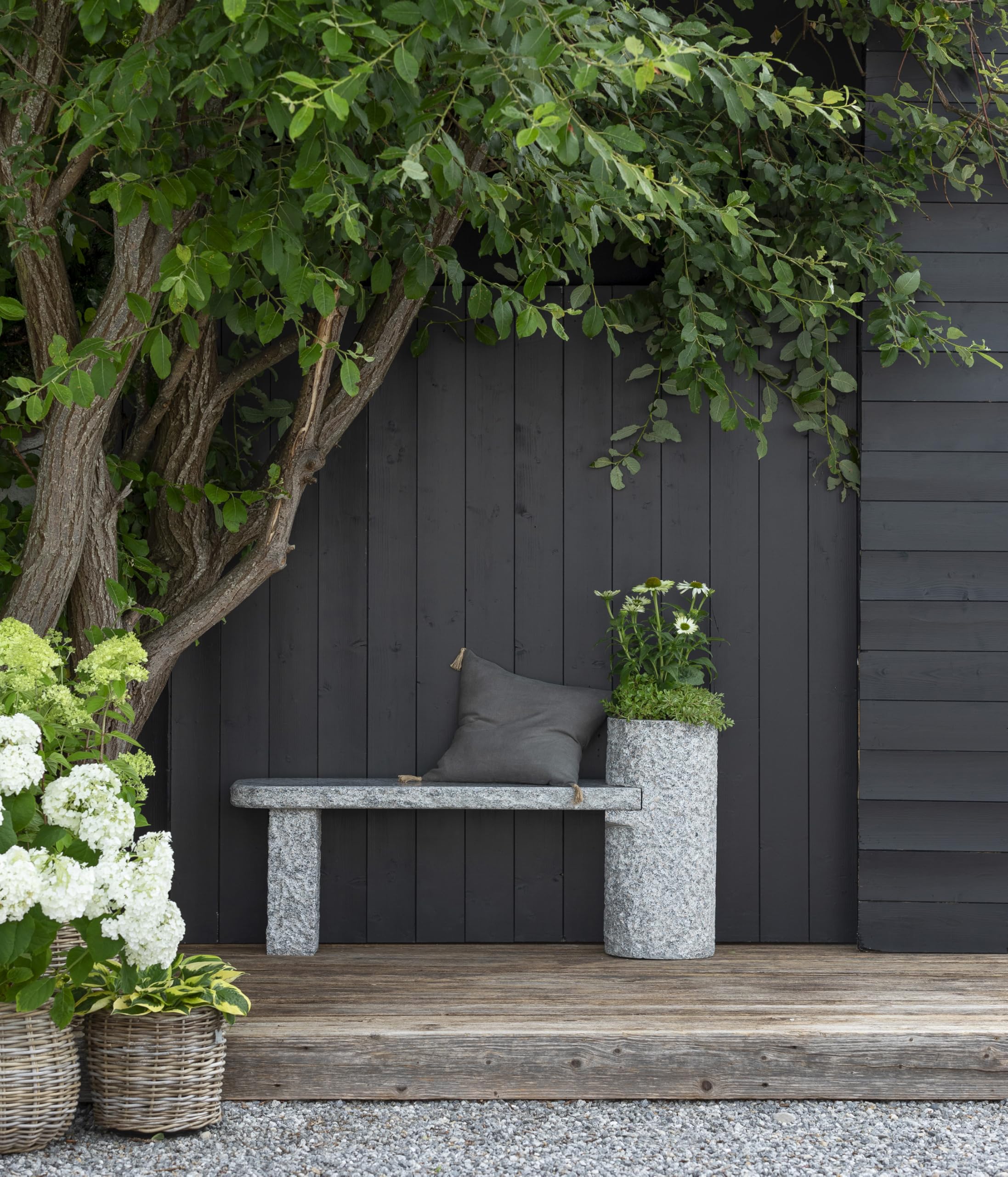 dehner-gartenbank-flora-grau-granit-130-cm-bepflanzbar image 2