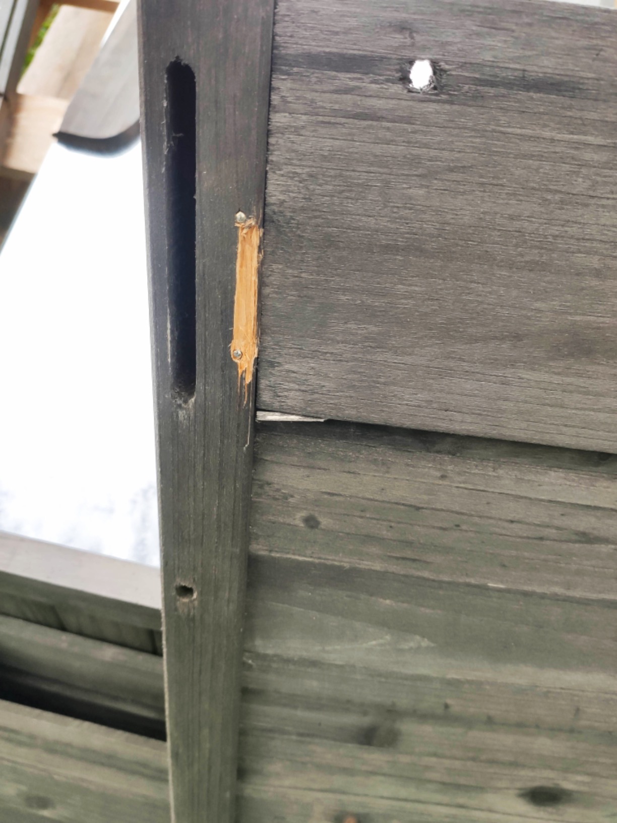 Kratzer im Holz