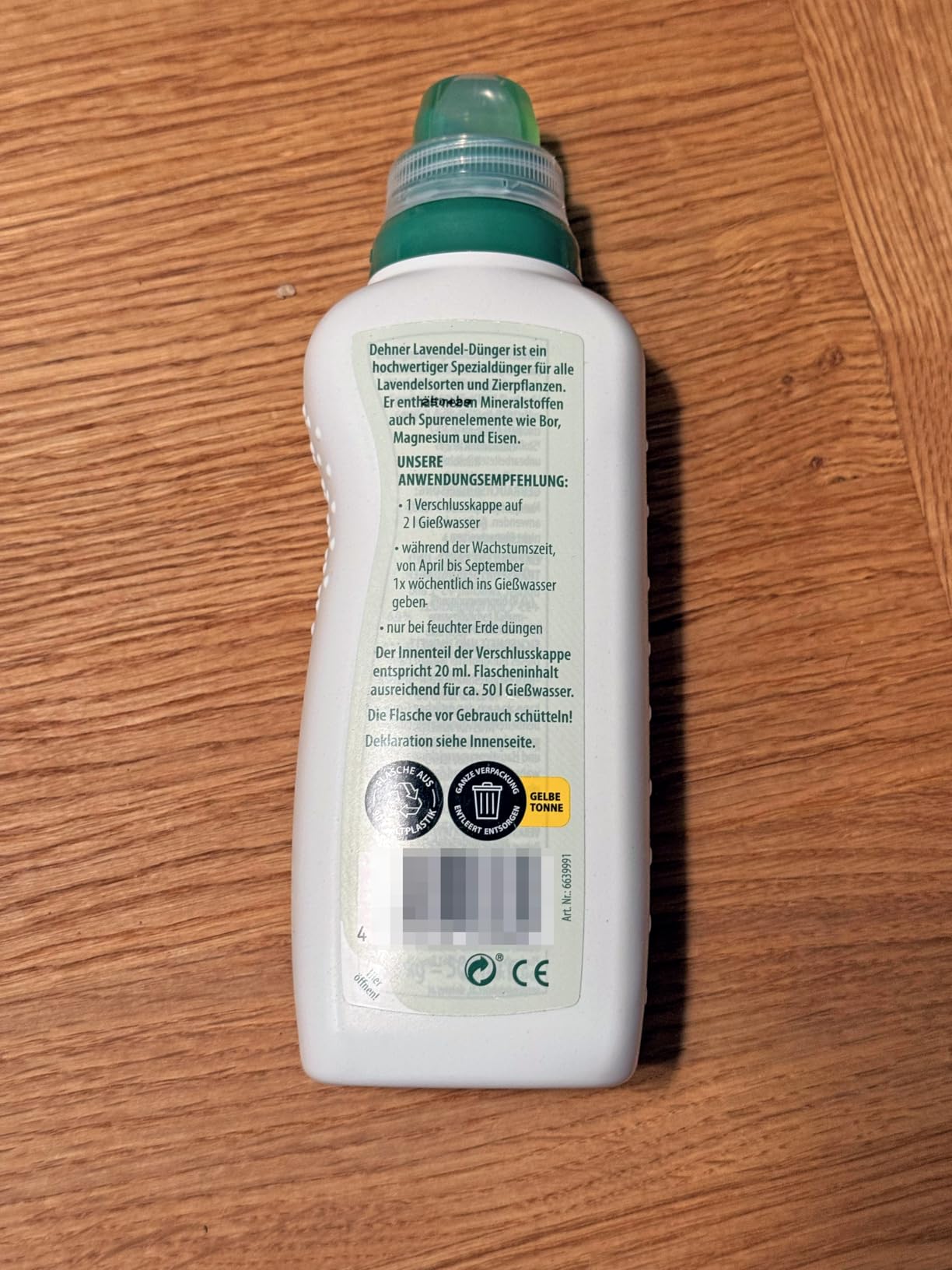 Blätter sattgrün