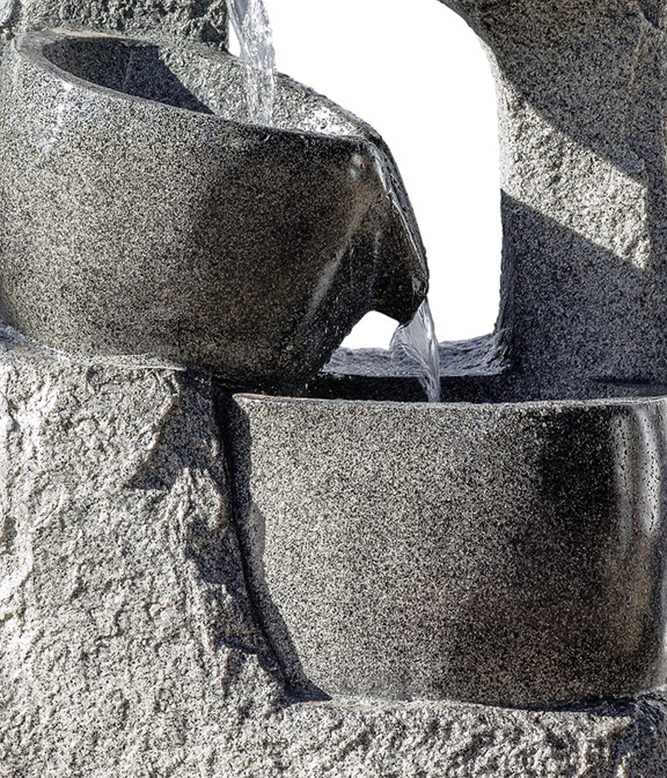 dehner-circ-gartenbrunnen-led-polyresin-grau-mit-pumpe image 5